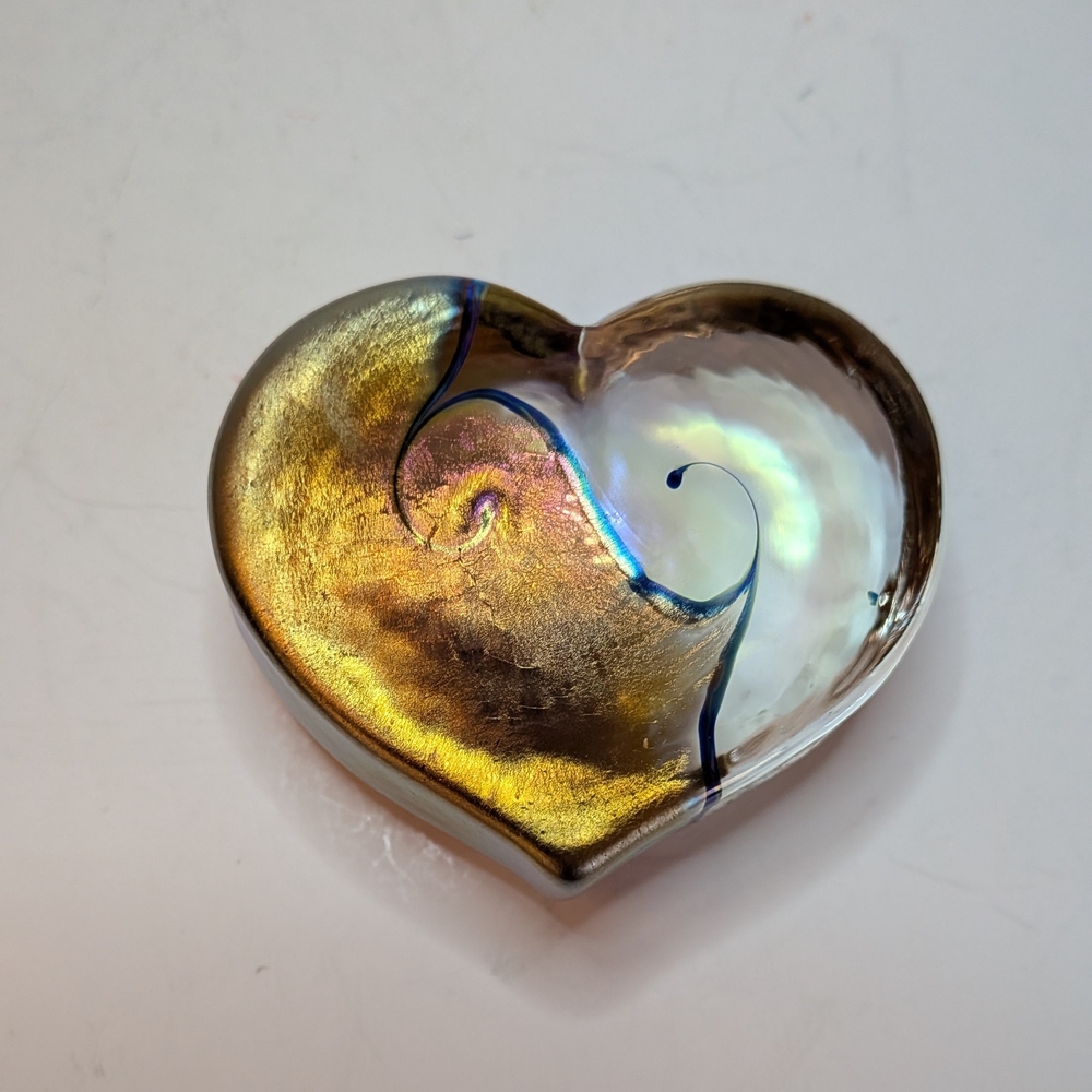 Robert Held Art glass heart swirl paperweight unmarked iridescent DICHROIC
